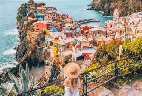 Ilustrácia turistov v Taliansku