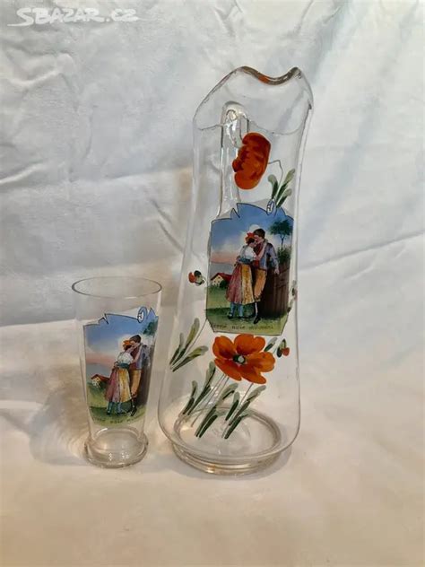 Ilustrácia plného džbánu s whisky