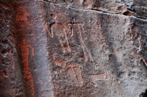 Petroglyfy v kaňone Al-Chazali