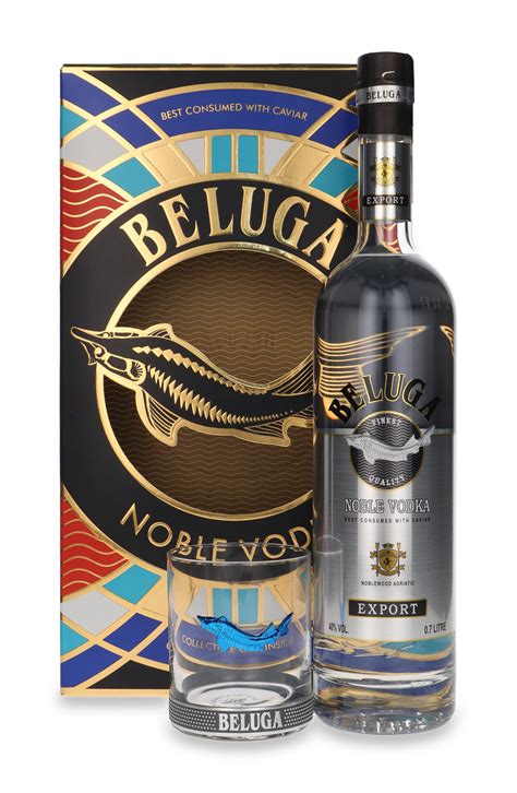 Fotografia fľaše Beluga vodka s kaviárom v pozadí