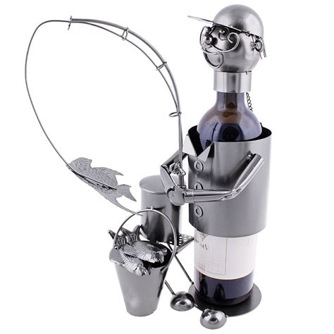 Kovový stojan na víno v tvare kamióna