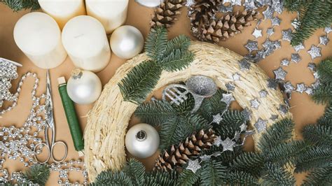 Prírodné materiály na výrobu adventného venca