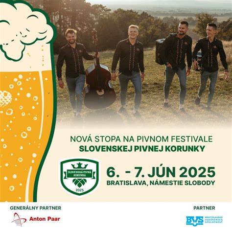 Ľudia na pivnom festivale