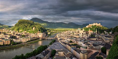 Panorama Salzburgu s pevnosťou Hohensalzburg