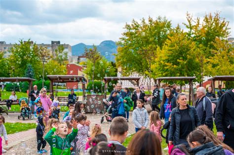 Detstvo Jonathana Brandisa