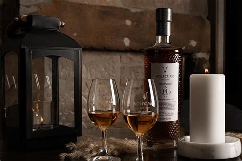 Rašelinová whisky v pohári