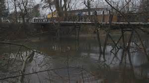 Čerstvo otvorený kokos s kokosovou vodou