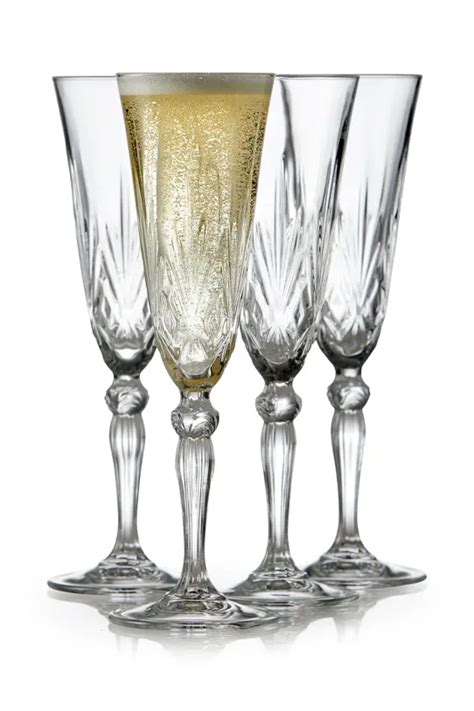 Rôzne štýly pohárov na šampanské