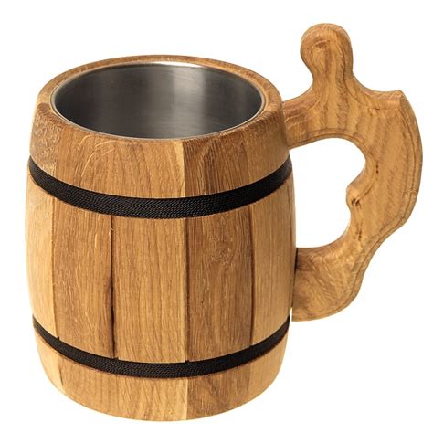 Ručne vyrábaný drevený krígeľ na pivo