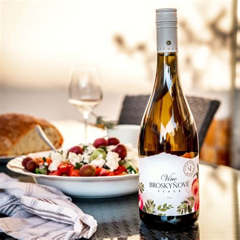 Fľaša Miluron Broskyňové Víno