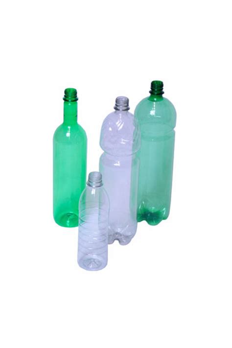 PET fľaše rôznych tvarov a veľkostí
