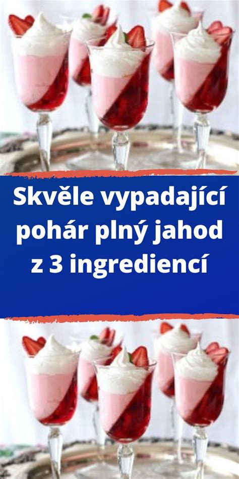 Pohár plný zlatistého sladkého Tramínu červeného