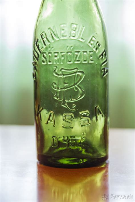 Rôzne fľaše tureckého rakı