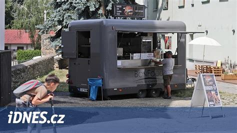 Ilustrácia stánku s občerstvením na podujatí