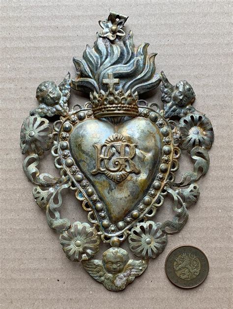 Symbol srdca pretínajúceho reťaze