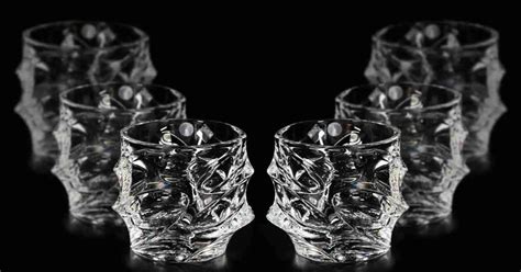 Ilustrácia degustačnej sklenice na rum