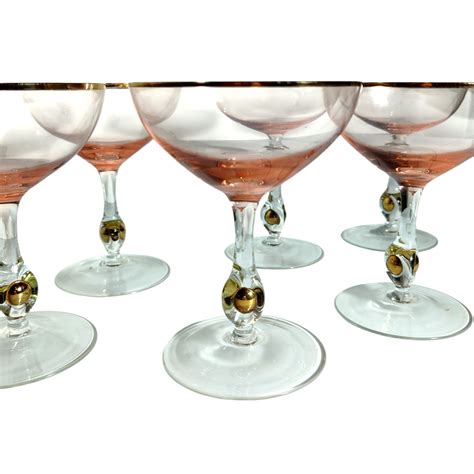 Rôzne typy pohárov na šampanské