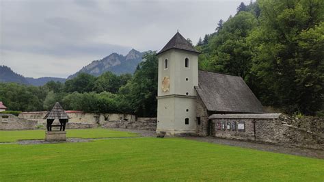 Fotografia trapistického kláštora s pivovarom
