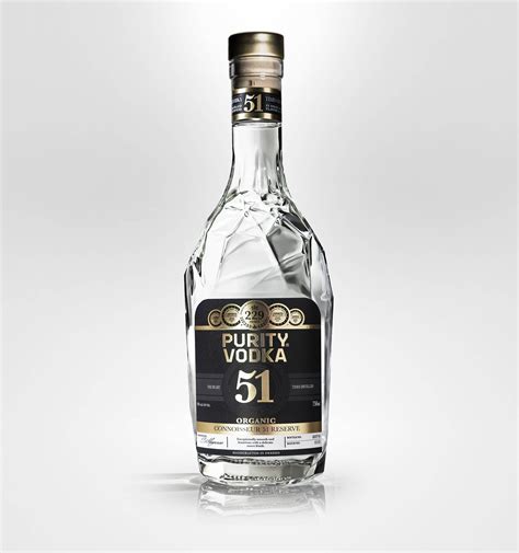 Fľaša Purity Vodka v elegantnom prostredí