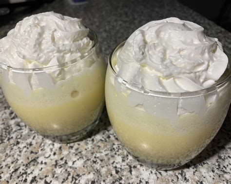 Bombardino v pohári so šľahačkou