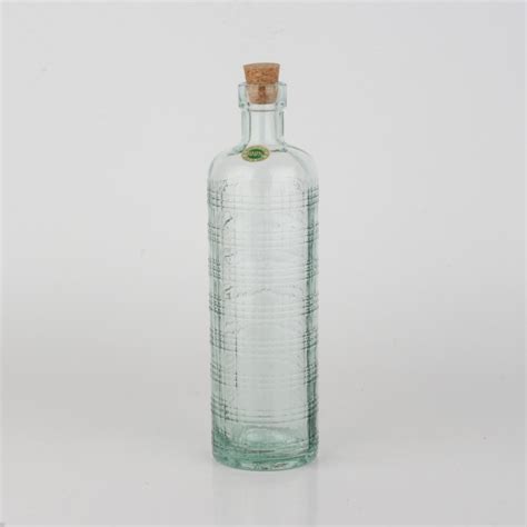 Fľaša vína s korkovou zátkou