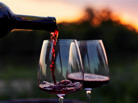 Rubínovo červené víno