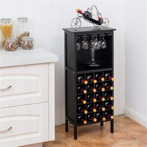 Stojan na víno s fľašami