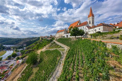 panoramatický výhľad na Znojmo s riekou Dyje