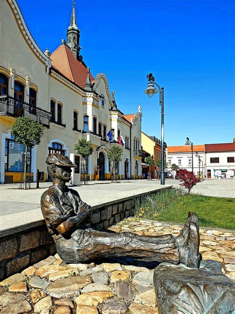 Historická fotografia námestia v Topoľčanoch