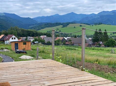 Panoráma obce Kvačany s okolitými horami