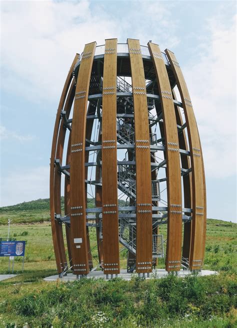 Vyhliadková veža v tvare dreveného suda