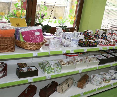 Kolekcia rôznych predmetov vhodných na založenie v záložni.