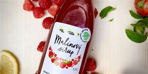 Rozmanitosť ovocia a byliniek na ozdobu