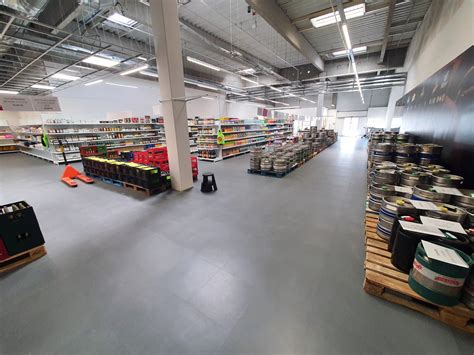 Ilustračná fotografia príjemného interiéru predajne nápojov