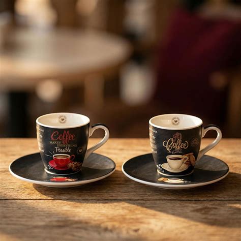 Dve šálky kávy na stole