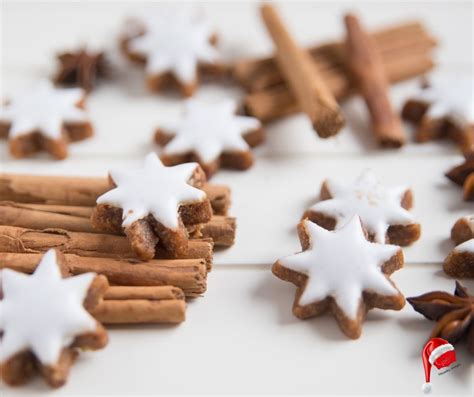 Hotové škoricové hviezdičky