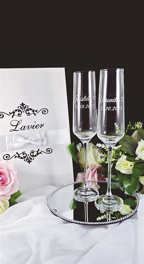 Svadobné poháre s gravírovaným dátumom a menami
