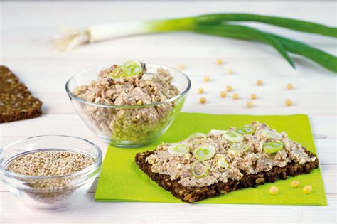 Ilustrácia rýchleho pivného chleba so sezamovými semienkami