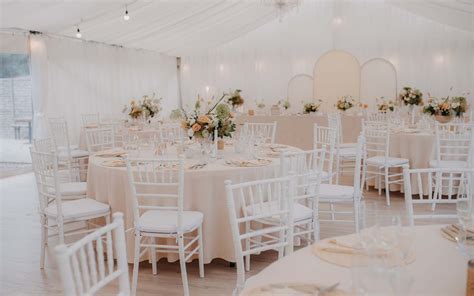 Chladené pivo pripravené na svadobnú hostinu