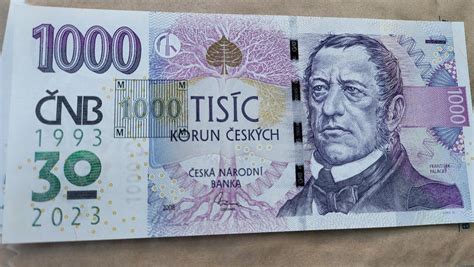 Švajčiarska bankovka s nominálnou hodnotou 1000 frankov a eurobankovky