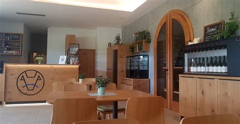 Interiér rodinnej vinotéky v Čerhove