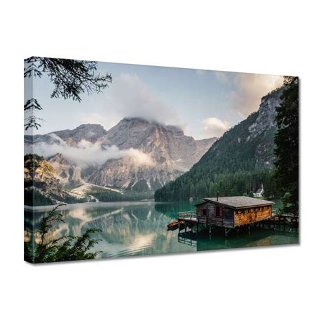 Liptovská krajina s horami a potokom