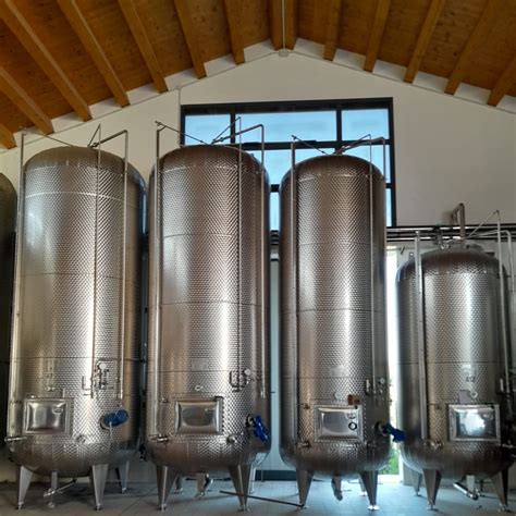 Cylindrokónické kvasné tanky