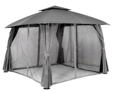 Záhrada Slnečného pavilónu s pódiom