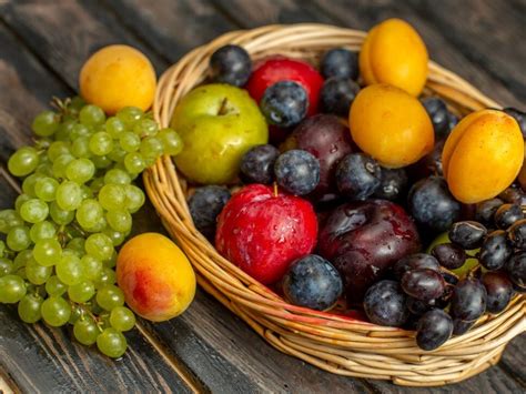 Zmes zrelého ovocia a vianočných korenín