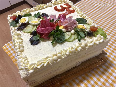 Slaná torta KRIGEL pripravená na zdobenie