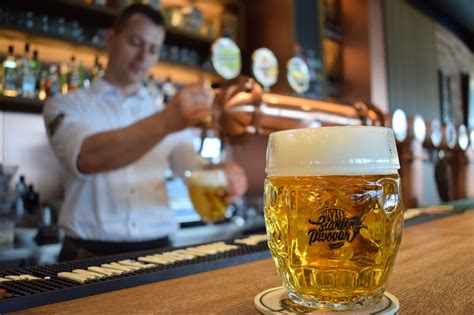 Interiér reštaurácie Staničný Pivovar