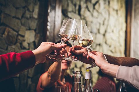 Ukážka historických vínnych etikiet