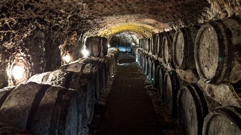 Historické tufové pivnice v Tokaji