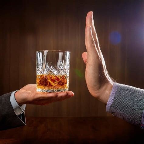 Ilustrácia ľudí, ktorí pijú alkohol na oslave